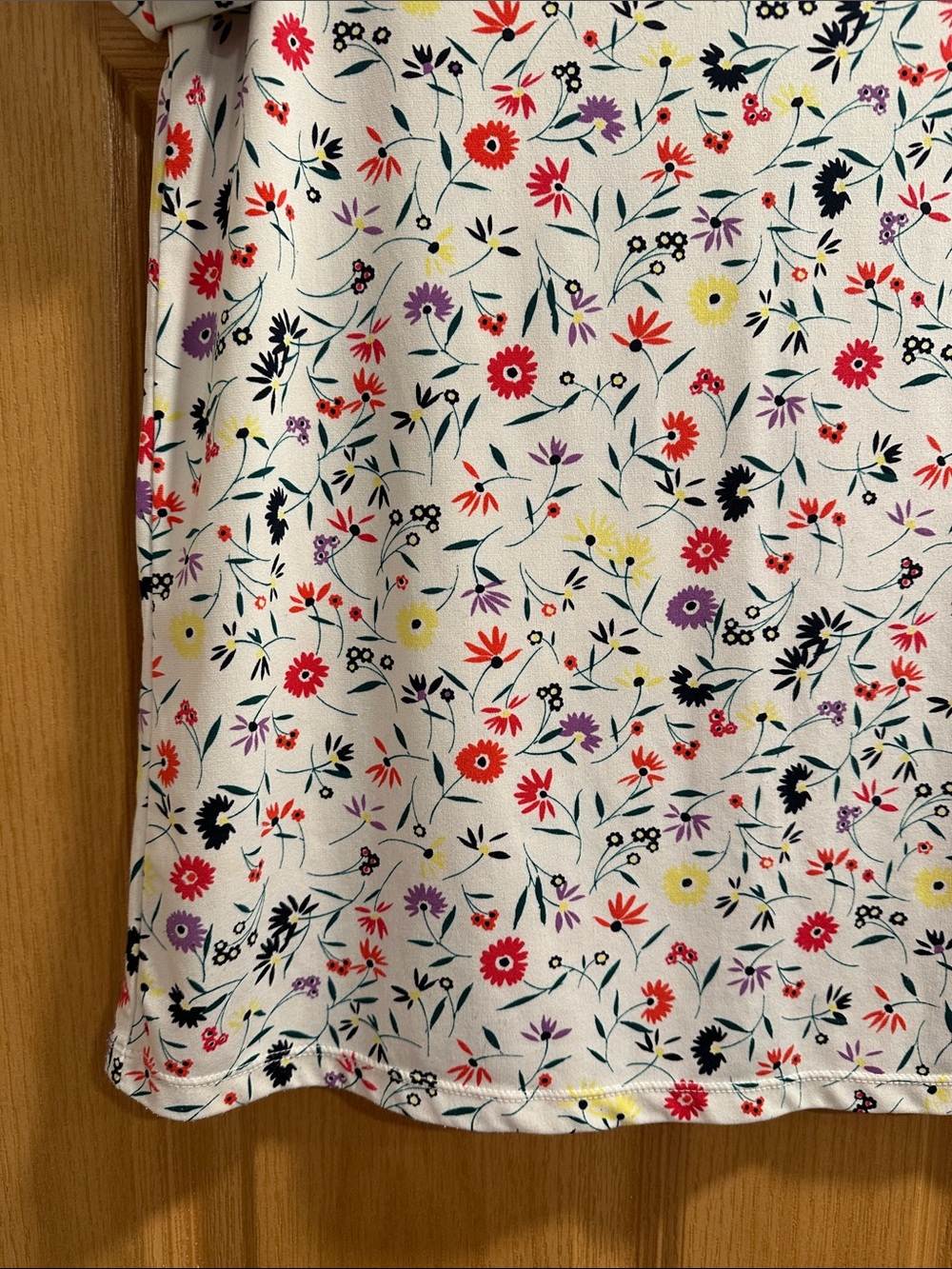 Banana Republic White Floral Print Short Sleeve Blouse with Multi-Color Blooms - Picture 4 of 8